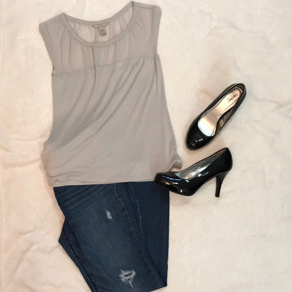 Banana Republic Tops - Banana Republic XS taupe Blouse